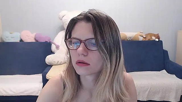 Snapshot of night_is_dark chatting on 11.18.25 night is dark online show from 11.18.25