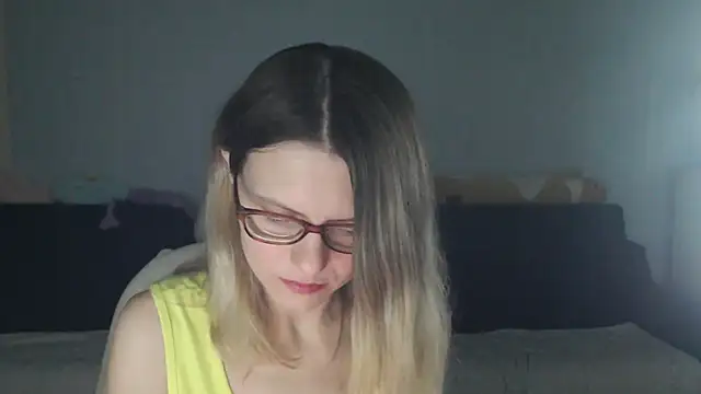 Snapshot of night_is_dark chatting on 12.04.25 night is dark online show from 12.04.25