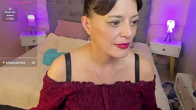  Abril W online show from 02.18.25