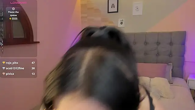  Abril W online show from 02.23.25