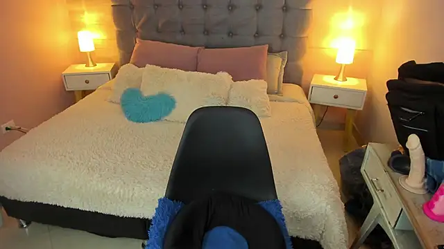 Snapshot of _Abril_W chatting on 04.11.26 Abril W online show from 04.11.26