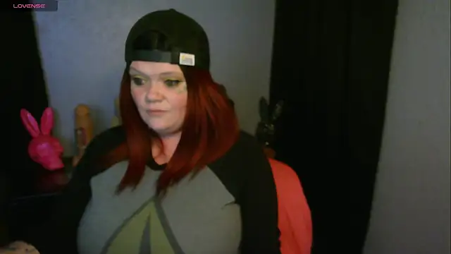 HoneyChambers online show from 11.15.25