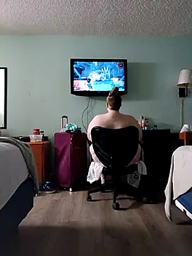 Snapshot of Oowwwii chatting on 12.01.25 Oowwwii online show from 12.01.25