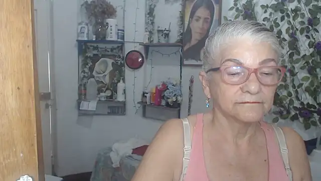 Snapshot of FunnyGrandma chatting on 05.22.26 FunnyGrandma online show from 05.22.26