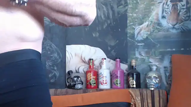 Snapshot of viking_30 chatting on 09.19.25 viking 30 online show from 09.19.25