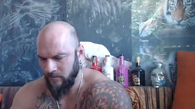 Snapshot of viking_30 chatting on 09.24.25 viking 30 online show from 09.24.25