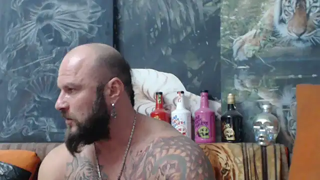 Snapshot of viking_30 chatting on 09.25.25 viking 30 online show from 09.25.25