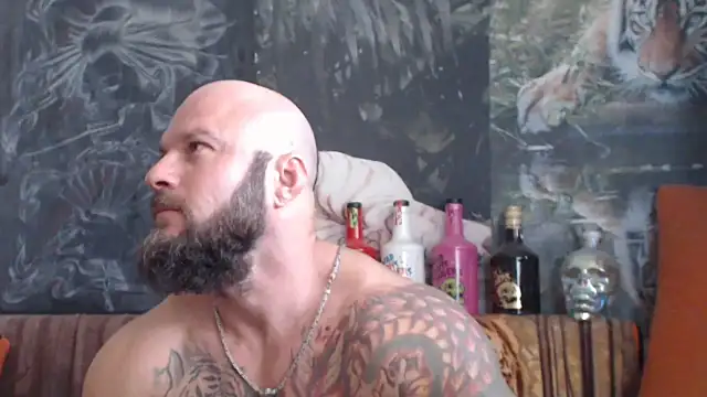 Snapshot of viking_30 chatting on 09.27.25 viking 30 online show from 09.27.25