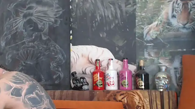 Snapshot of viking_30 chatting on 09.28.25 viking 30 online show from 09.28.25