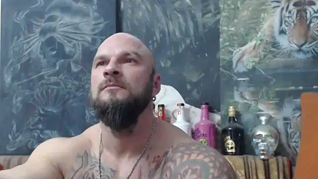 Snapshot of viking_30 chatting on 11.10.25 viking 30 online show from 11.10.25