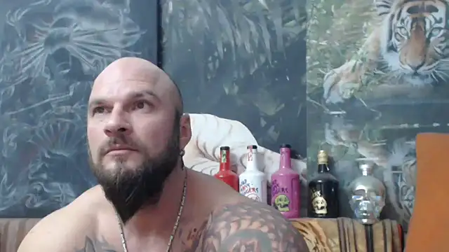 Snapshot of viking_30 chatting on 11.22.25 viking 30 online show from 11.22.25