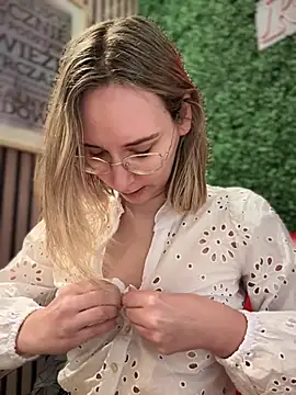 The Snowwhitee online show from 01.14.25