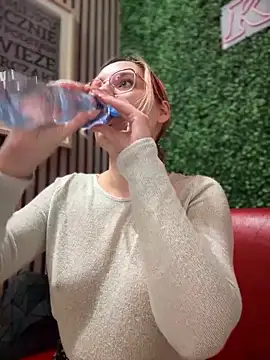 The Snowwhitee online show from 03.18.25