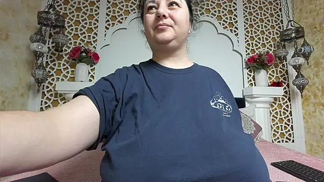 Snapshot of AleshaArabian chatting on 02.23.26 AleshaArabian online show from 02.23.26