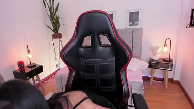 Snapshot of EmmyEvans1 chatting on 01.13.25 EmmyEvans1 online show from 01.13.25