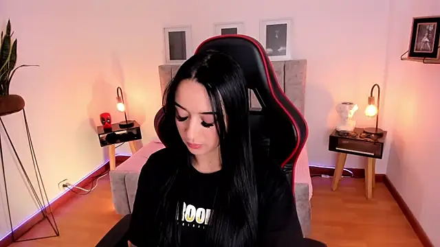 Snapshot of EmmyEvans1 chatting on 01.30.25 EmmyEvans1 online show from 01.30.25