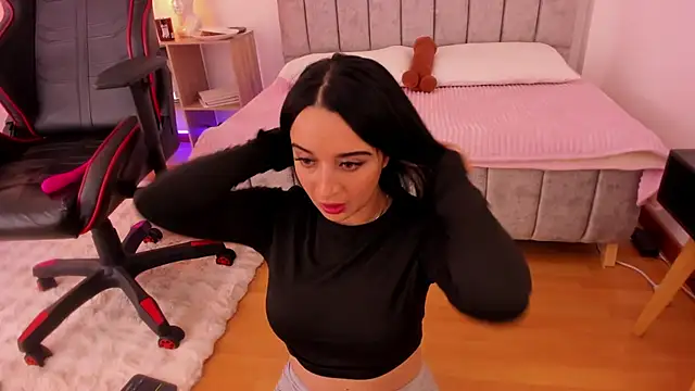 Snapshot of EmmyEvans1 chatting on 03.23.25 EmmyEvans1 online show from 03.23.25