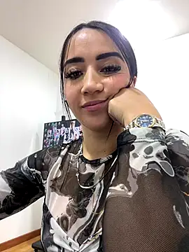 Snapshot of EmmyEvans1 chatting on 10.23.25 EmmyEvans1 online show from 10.23.25