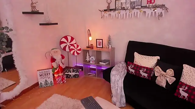 Snapshot of EmmyEvans1 chatting on 12.02.25 EmmyEvans1 online show from 12.02.25