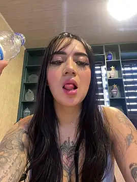 Snapshot of EmmyEvans1 chatting on 01.31.26 EmmyEvans1 online show from 01.31.26