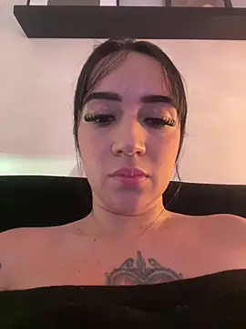 Snapshot of EmmyEvans1 chatting on 02.02.26 EmmyEvans1 online show from 02.02.26