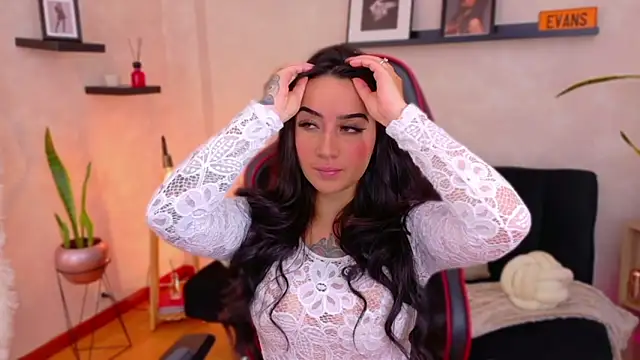 Snapshot of EmmyEvans1 chatting on 02.17.26 EmmyEvans1 online show from 02.17.26