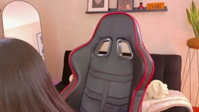 Snapshot of EmmyEvans1 chatting on 02.25.26 EmmyEvans1 online show from 02.25.26