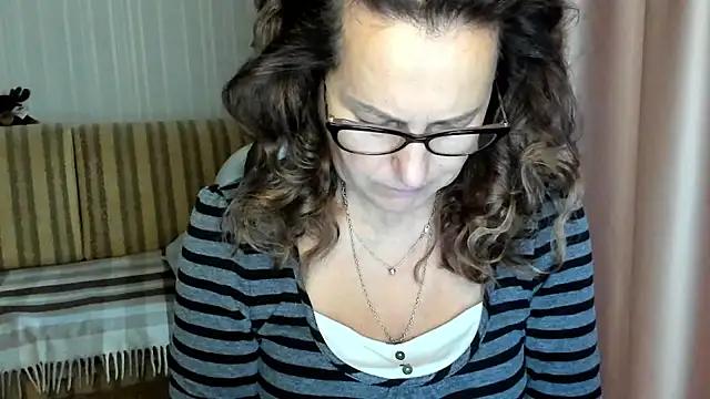 lauraoven online show from 10.24.25