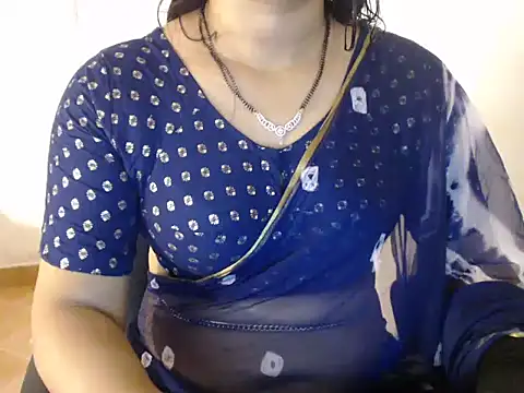 Snapshot of Open_Heart_Lennon chatting on 11.18.25 Open Heart Lennon online show from 11.18.25