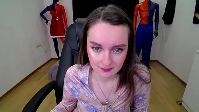 Snapshot of CloudGrace chatting on 02.04.25 CloudGrace online show from 02.04.25