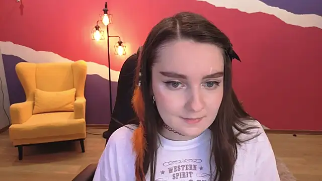 Snapshot of CloudGrace chatting on 11.14.25 CloudGrace online show from 11.14.25