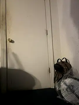 Snapshot of danieldonte chatting on 11.27.25 danieldonte online show from 11.27.25