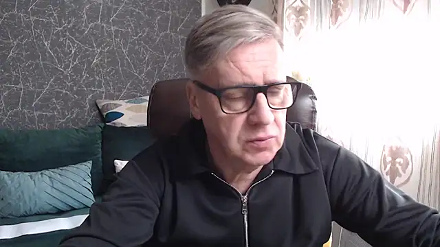 Snapshot of RobertStripX chatting on 03.01.26 RobertStripX online show from 03.01.26