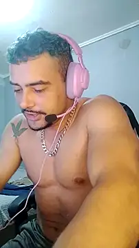 Snapshot of Fadinha-e-Raro chatting on 02.16.25 Fadinha-e-Raro online show from 02.16.25
