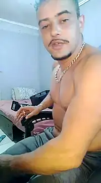 Snapshot of Fadinha-e-Raro chatting on 02.17.25 Fadinha-e-Raro online show from 02.17.25