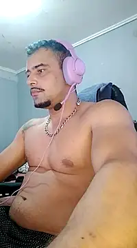 Snapshot of Fadinha-e-Raro chatting on 02.19.25 Fadinha-e-Raro online show from 02.19.25