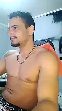 Snapshot of Fadinha-e-Raro chatting on 02.26.25 Fadinha-e-Raro online show from 02.26.25