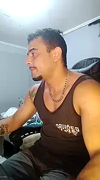 Snapshot of Fadinha-e-Raro chatting on 03.01.25 Fadinha-e-Raro online show from 03.01.25