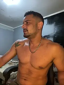 Snapshot of Fadinha-e-Raro chatting on 03.12.25 Fadinha-e-Raro online show from 03.12.25