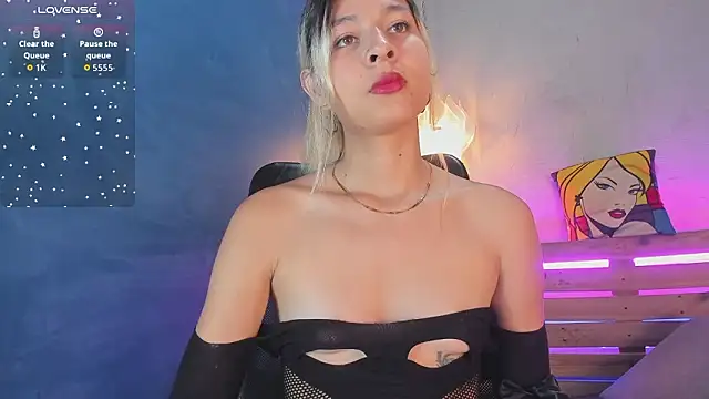 Snapshot of niky_doll_ chatting on 02.17.26 niky doll online show from 02.17.26