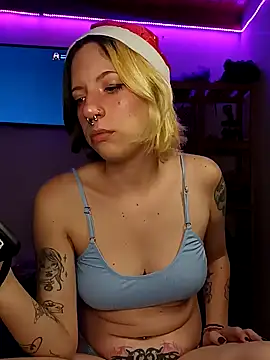 Snapshot of Rabit_Snake chatting on 12.24.24 Rabit Snake online show from 12.24.24