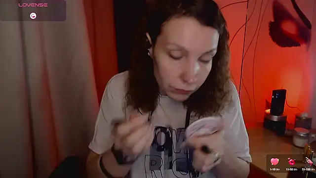 Snapshot of JohansonKatie chatting on 02.08.25 JohansonKatie online show from 02.08.25