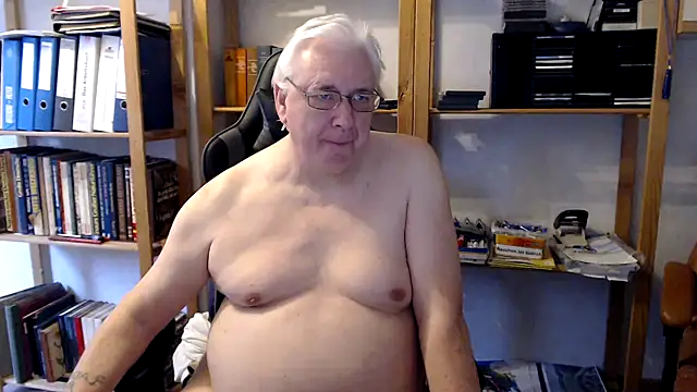 Snapshot of SchwanzhureXXL chatting on 02.20.25 SchwanzhureXXL online show from 02.20.25