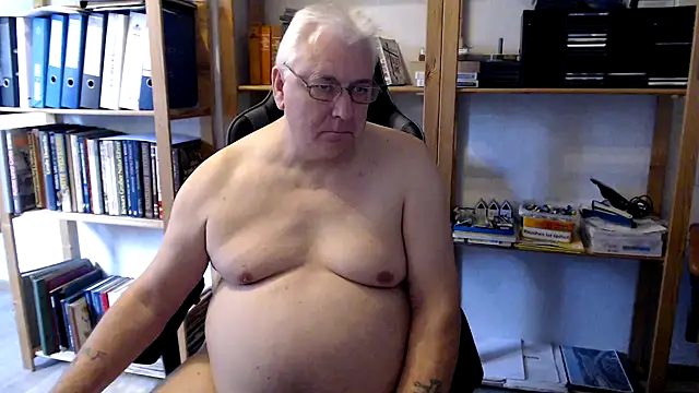 Snapshot of SchwanzhureXXL chatting on 09.14.25 SchwanzhureXXL online show from 09.14.25