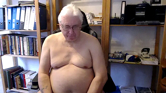 Snapshot of SchwanzhureXXL chatting on 02.01.26 SchwanzhureXXL online show from 02.01.26