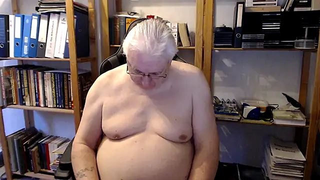 Snapshot of SchwanzhureXXL chatting on 02.28.26 SchwanzhureXXL online show from 02.28.26