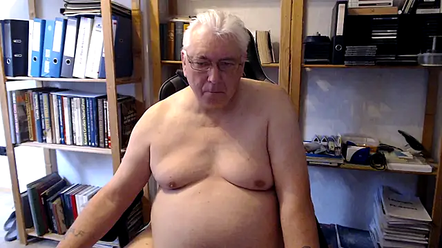 Snapshot of SchwanzhureXXL chatting on 06.14.26 SchwanzhureXXL online show from 06.14.26