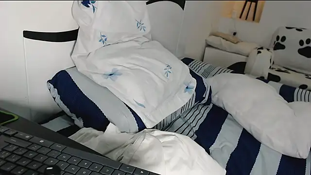 yina-rosse online show from 10.13.25