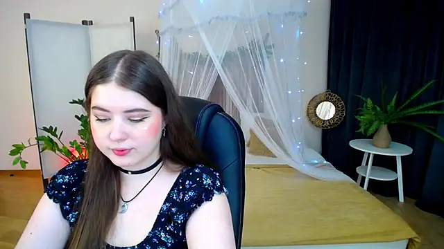 Snapshot of NicoleFoxery chatting on 02.06.25 NicoleFoxery online show from 02.06.25