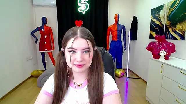 Snapshot of NicoleFoxery chatting on 02.16.25 NicoleFoxery online show from 02.16.25